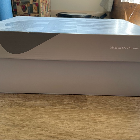 Men’s new balance. 9.5 4e - Picture 3 of 6